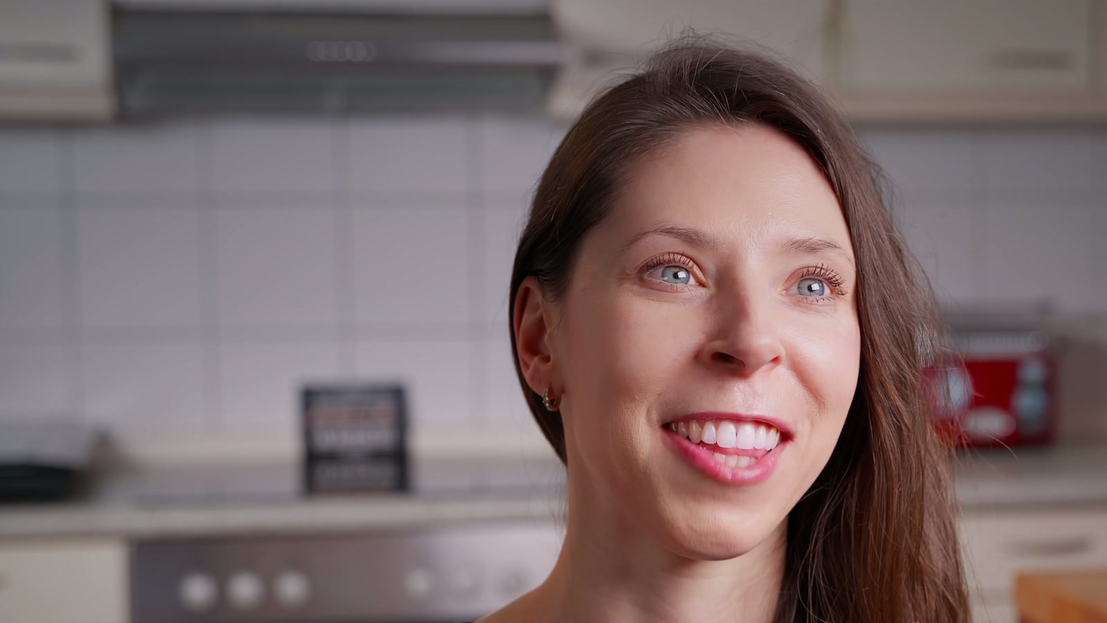 Standbild aus einem Video: Hannah Weber, Founder, Dance4Animals